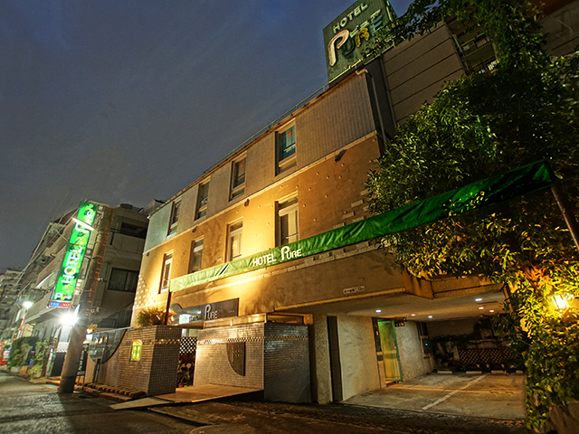 Hotel Pure