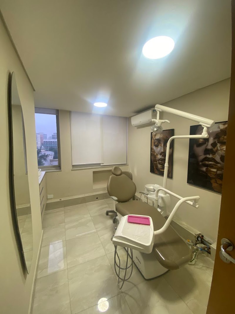 BM Odontologia - Lentes em Resina - foto 3