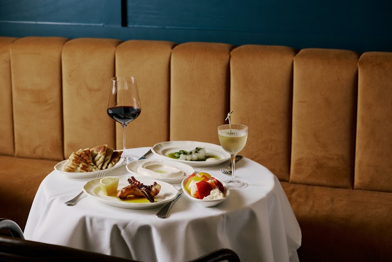 SALONA | 260A SWAN ST RICHMOND | Est. 1969 photo 3