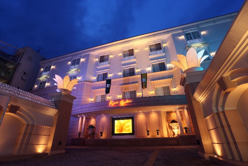 Hotel Fine Garden