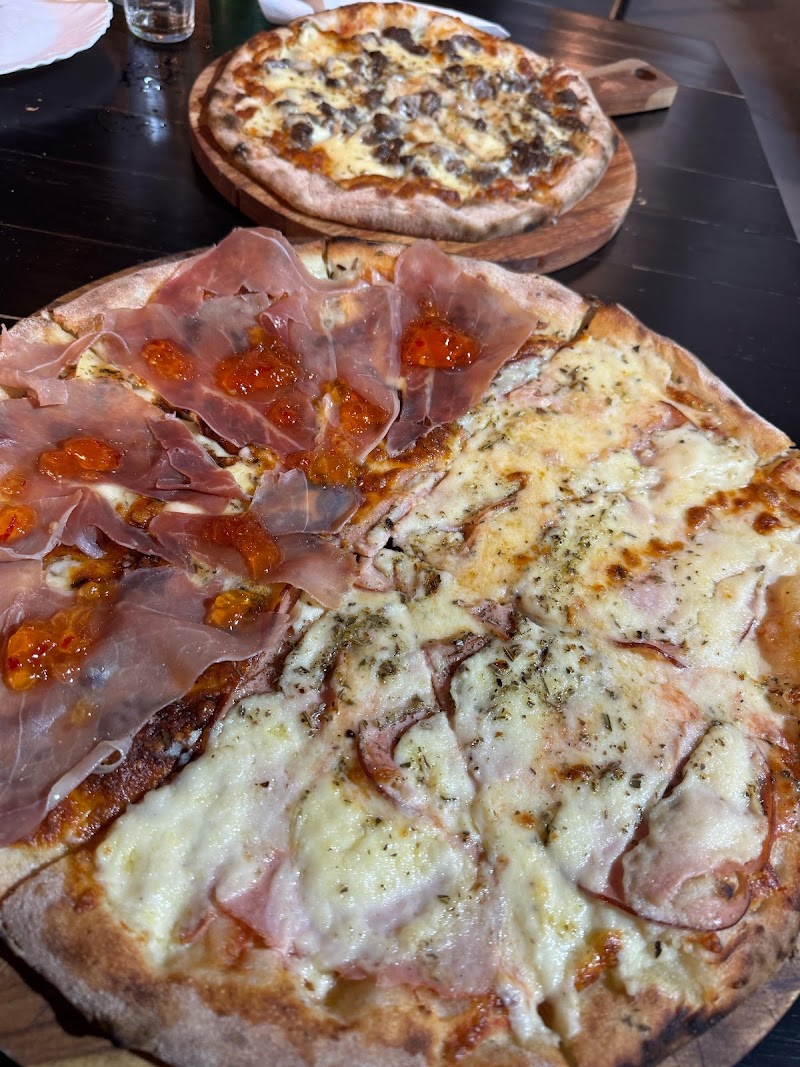 Foto de La Manjerona Pizzaria Forno a Lenha