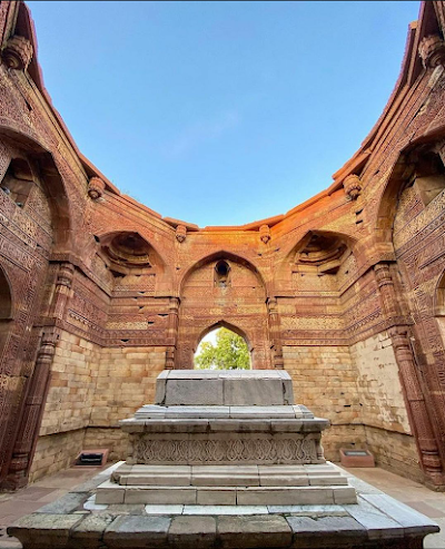 Sultan Shamsuddin Iltutmish Tomb