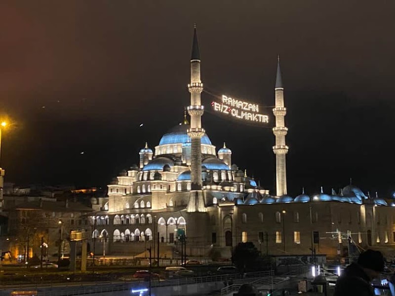 Eminönü Square