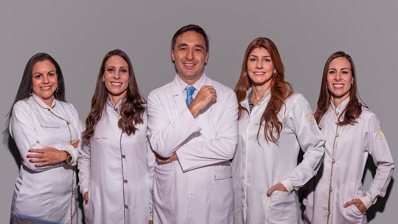 Phile Odontologia| Dentista Av. Paulista| Implantes | Invisalign| Periodontia| Endodontia