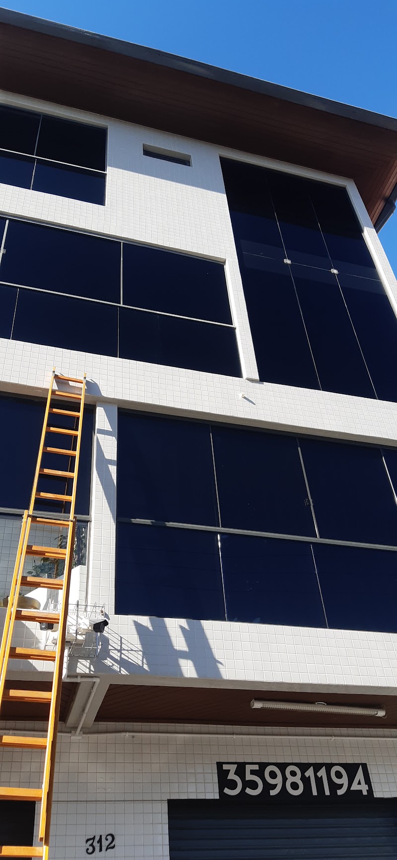 Foto de Interfilm's Curitiba | Insulfilm em Curitiba - Insulfilm para Residência - Película Solar..