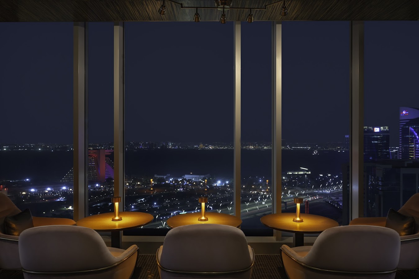 CazBar, Le Meridien City Center Doha