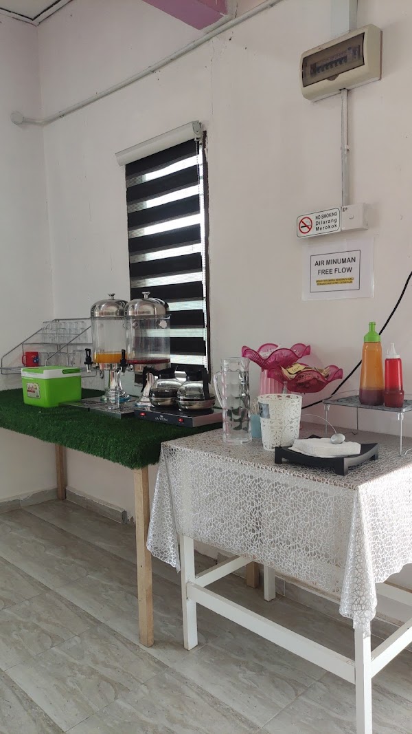 Mama Izz Kitchen - Photo 1