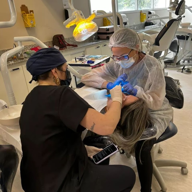 Dra. Ariane Gutiérrez | Tratamento de Canal com Microscopia | Sedação Consciente - foto 2