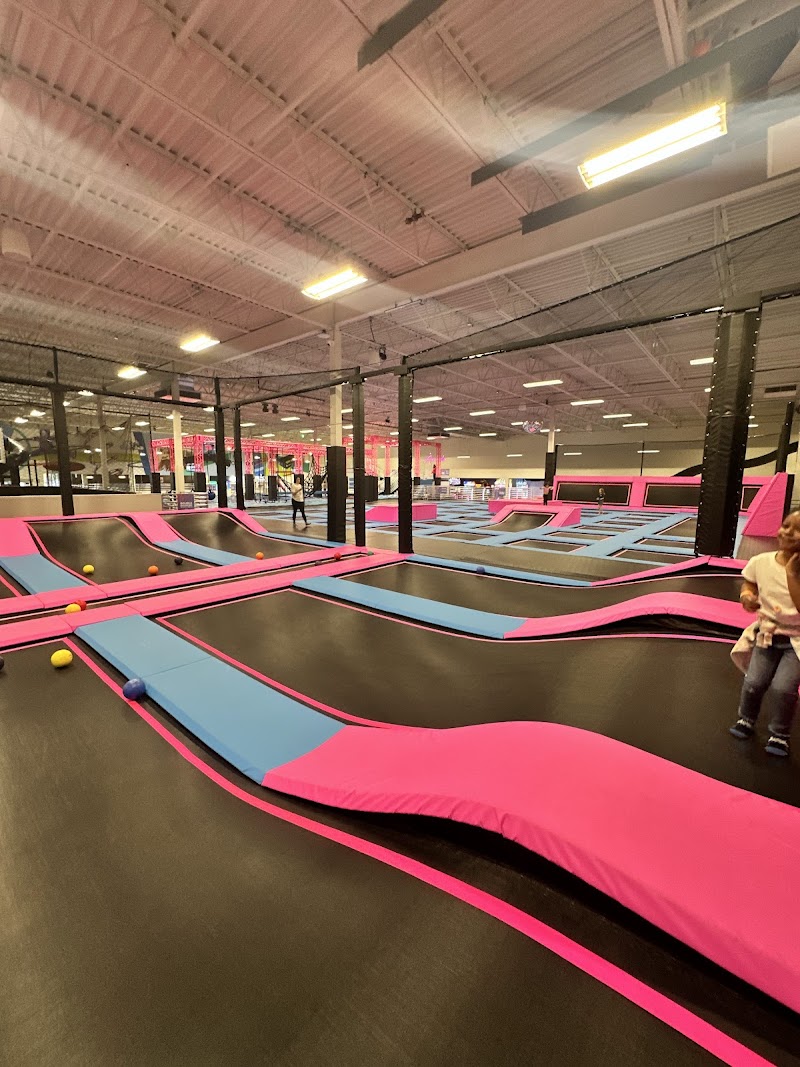 Altitude Trampoline Park - Roscoe Village — Amusement Center in Chicago