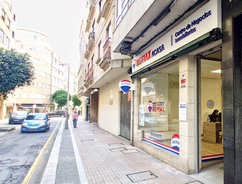 REMAX ACASA Inmobiliaria Pontevedra photo 4