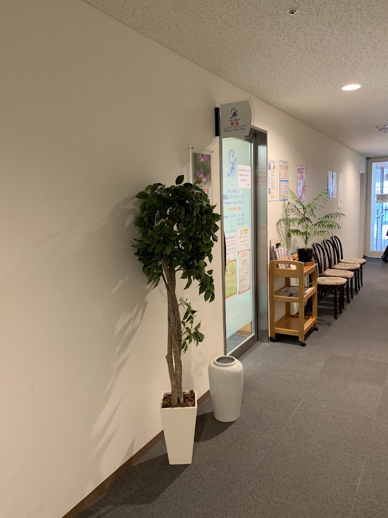 かおりレディスクリニックの外観