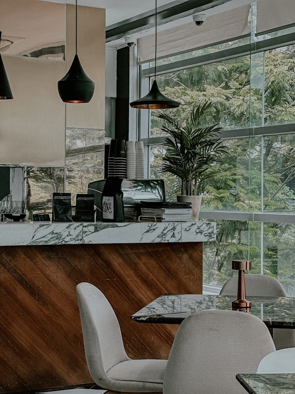 Aivee Cafe