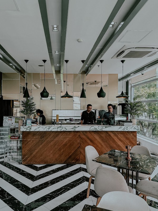 Aivee Cafe