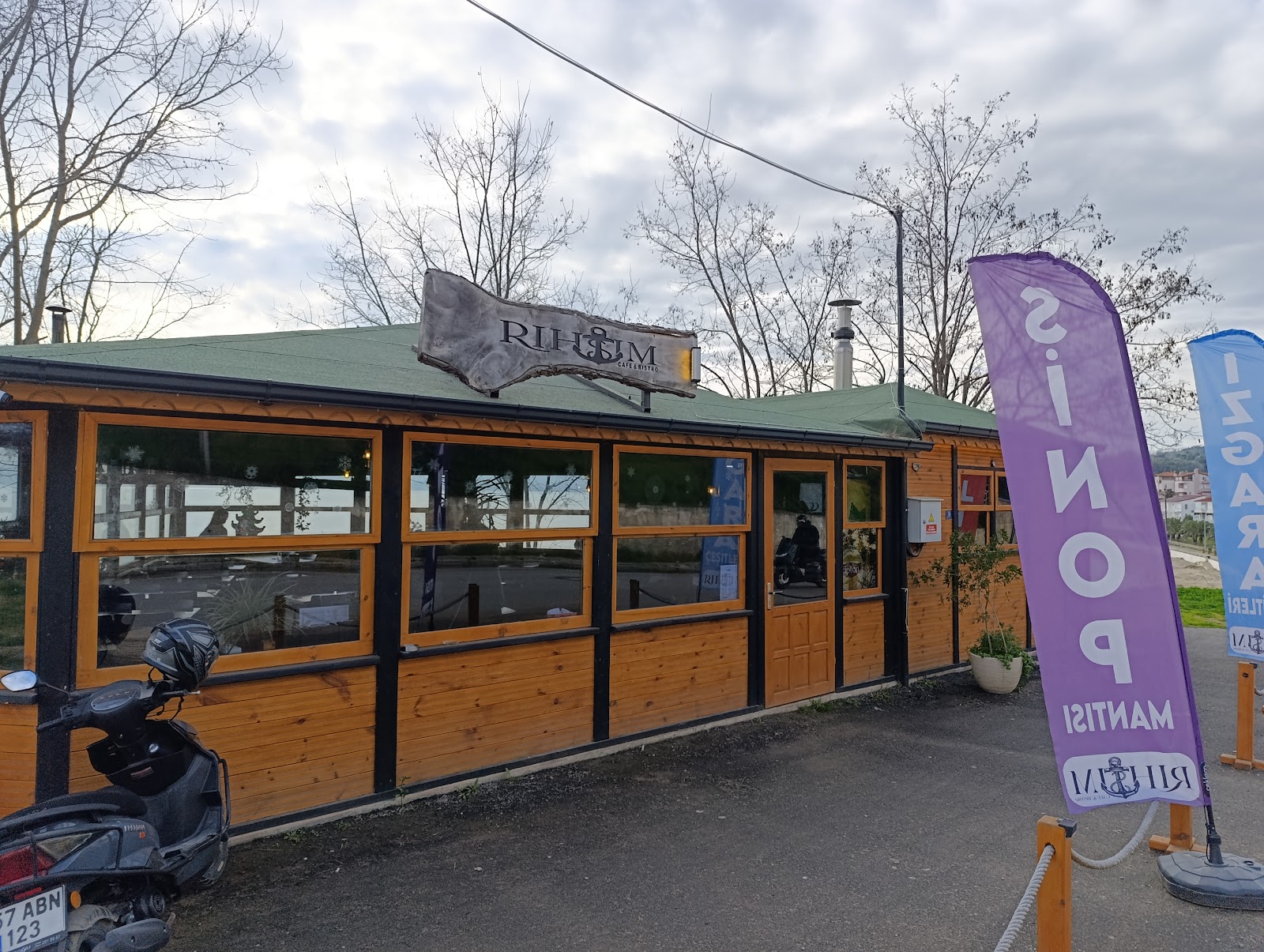 Rıhtım Cafe & Bistro mekanı