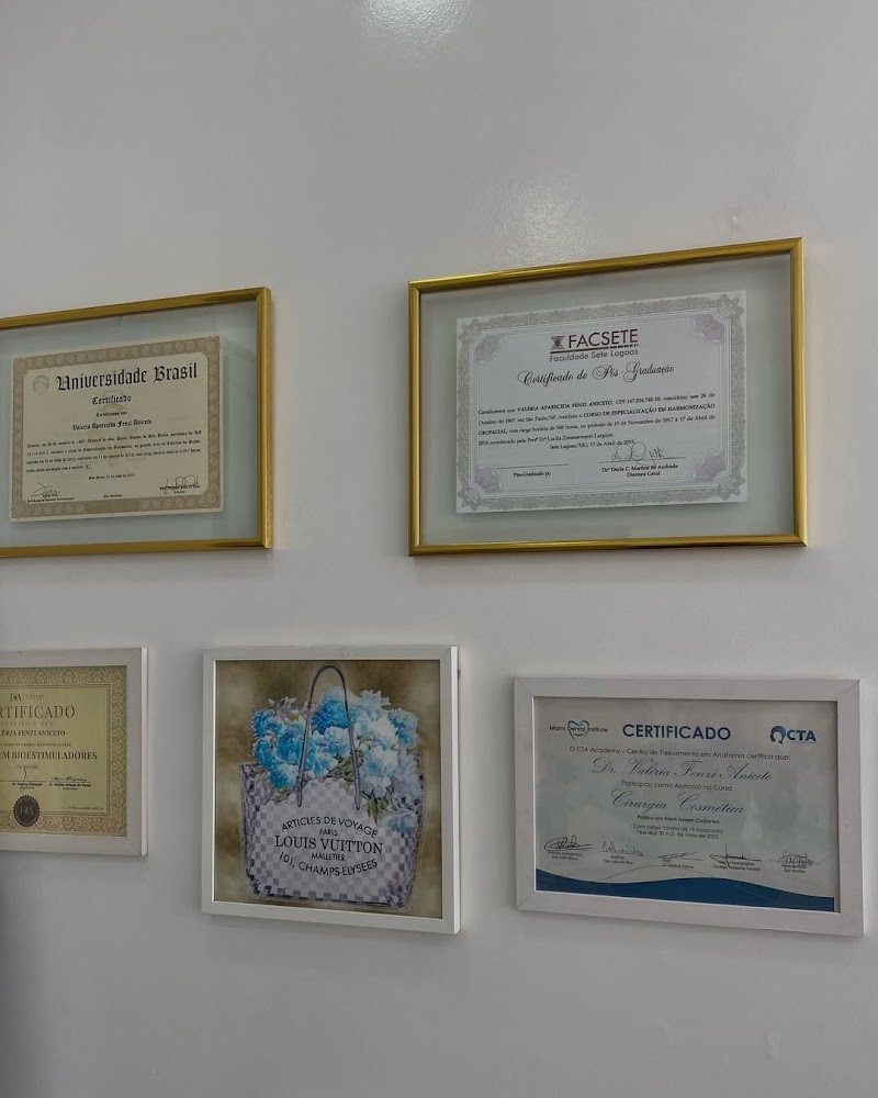 Aniceto Odontologia em Pinheiros SP, Clareamento Dental, Restauração, Canal, Facetas Dentária, Lentes, Coroa Dental - foto 4