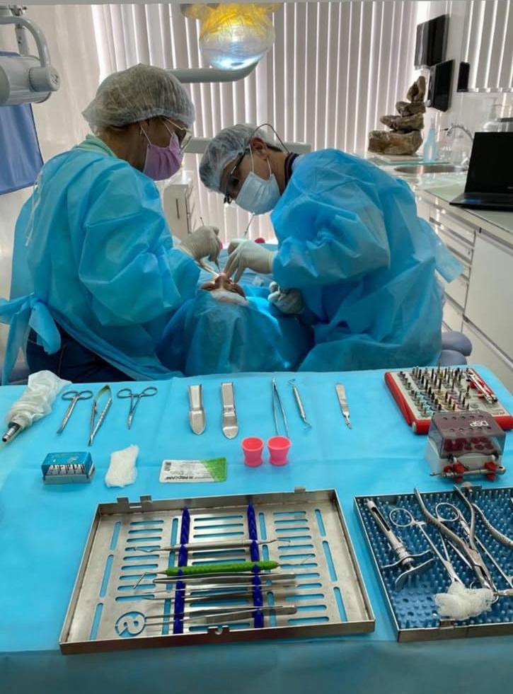 Aniceto Odontologia em Pinheiros SP, Clareamento Dental, Restauração, Canal, Facetas Dentária, Lentes, Coroa Dental