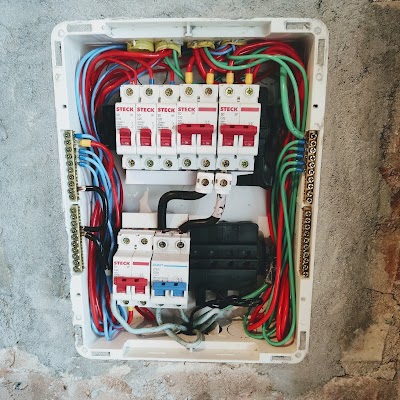 Foto de Eletricista Curitiba - VEGMA - Soluções Elétricas e Serviços - 20 anos de experiência!