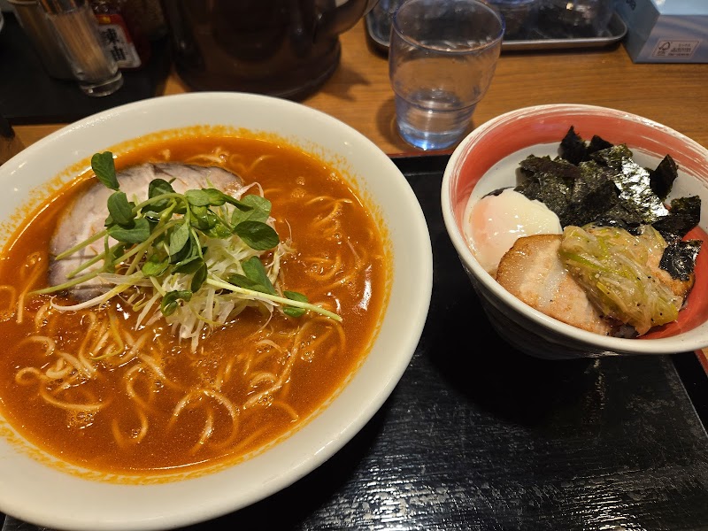 ラーメンたろう 三宮本店 写真5