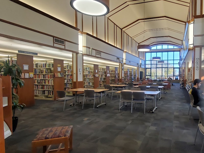 Glen Ellyn Public Library photo 4