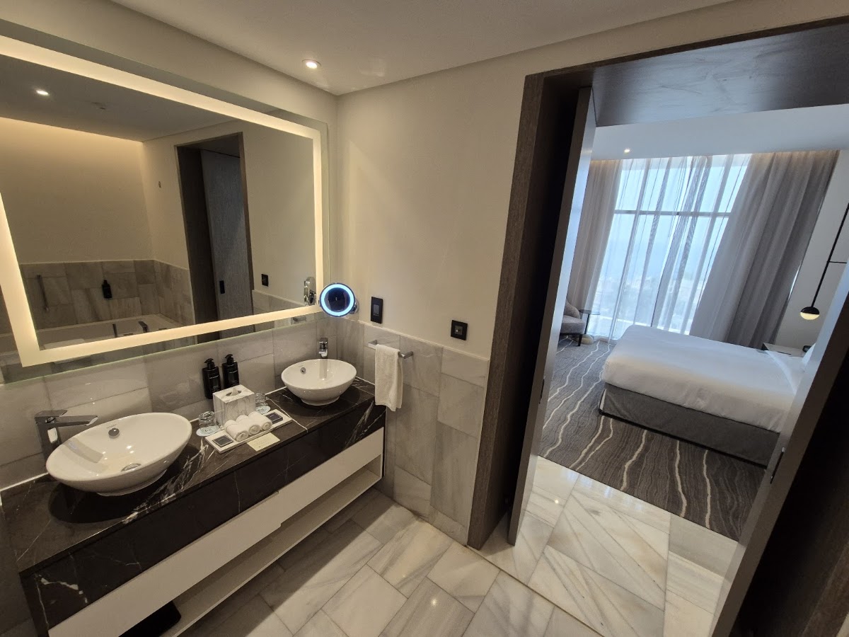 Th8 Palm Dubai Beach Resort, Vignette Collection 4