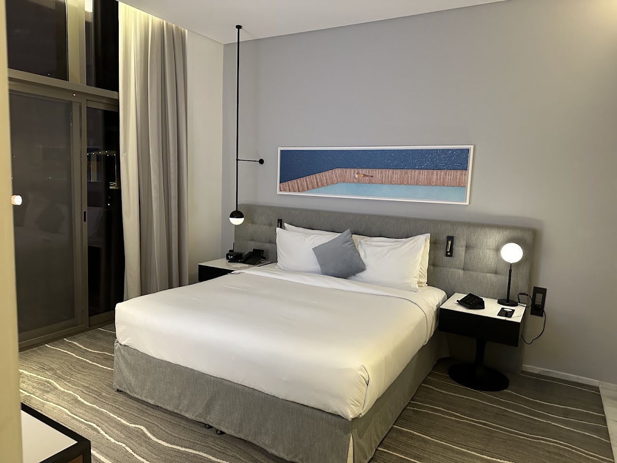 Th8 Palm Dubai Beach Resort, Vignette Collection 2