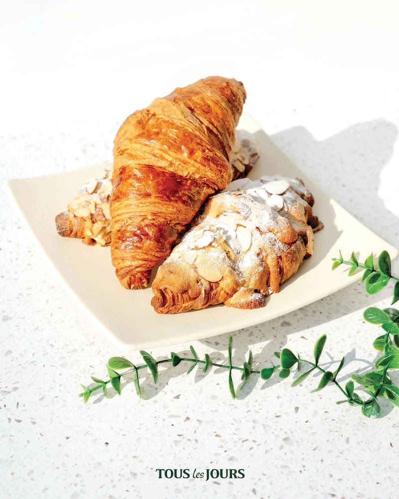 Tous les Jours Bakery Cafe photo 2