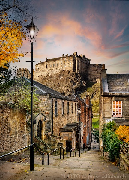 The Vennel Viewpoint Edinburgh Castle
