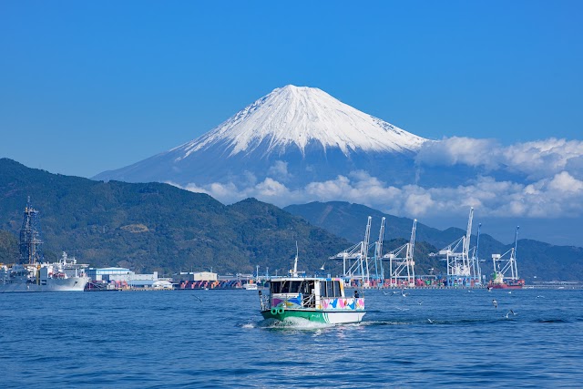 Shimizu Marine Park & Waterfront, 5–10 min walk from Shimizu cruise port