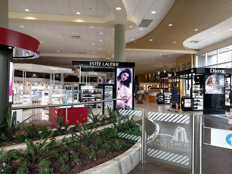 Peace Arch Duty Free photo 2