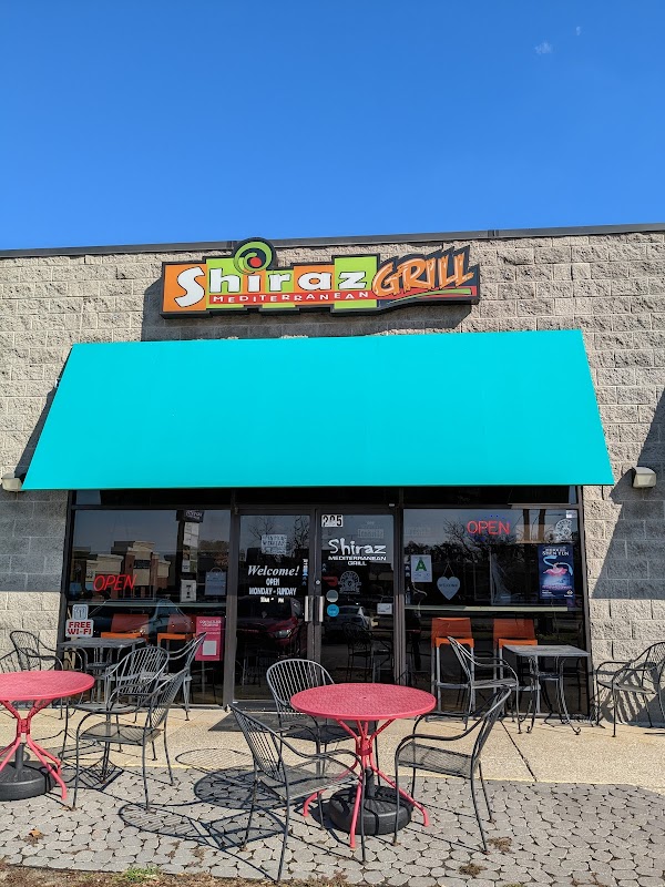 Photo by Alberto Ratmiroff