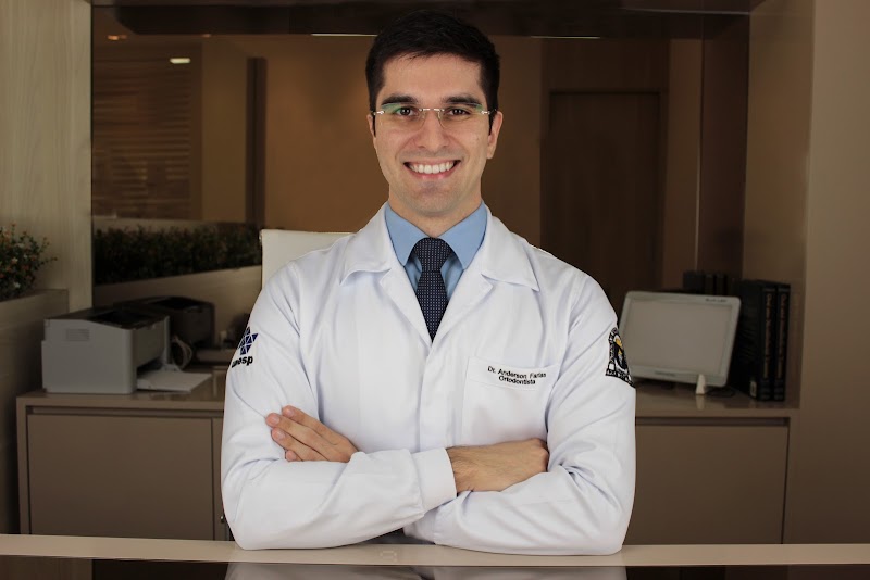Dr. Anderson Farias - Ortodontista