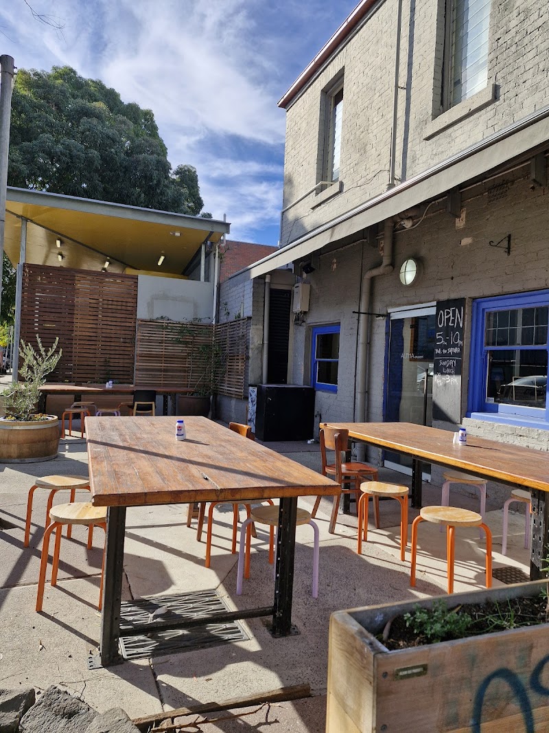 Alpha Ouzeri photo 8