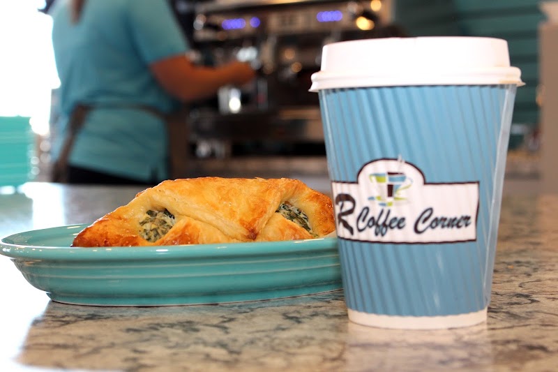 R Coffee Corner photo 4