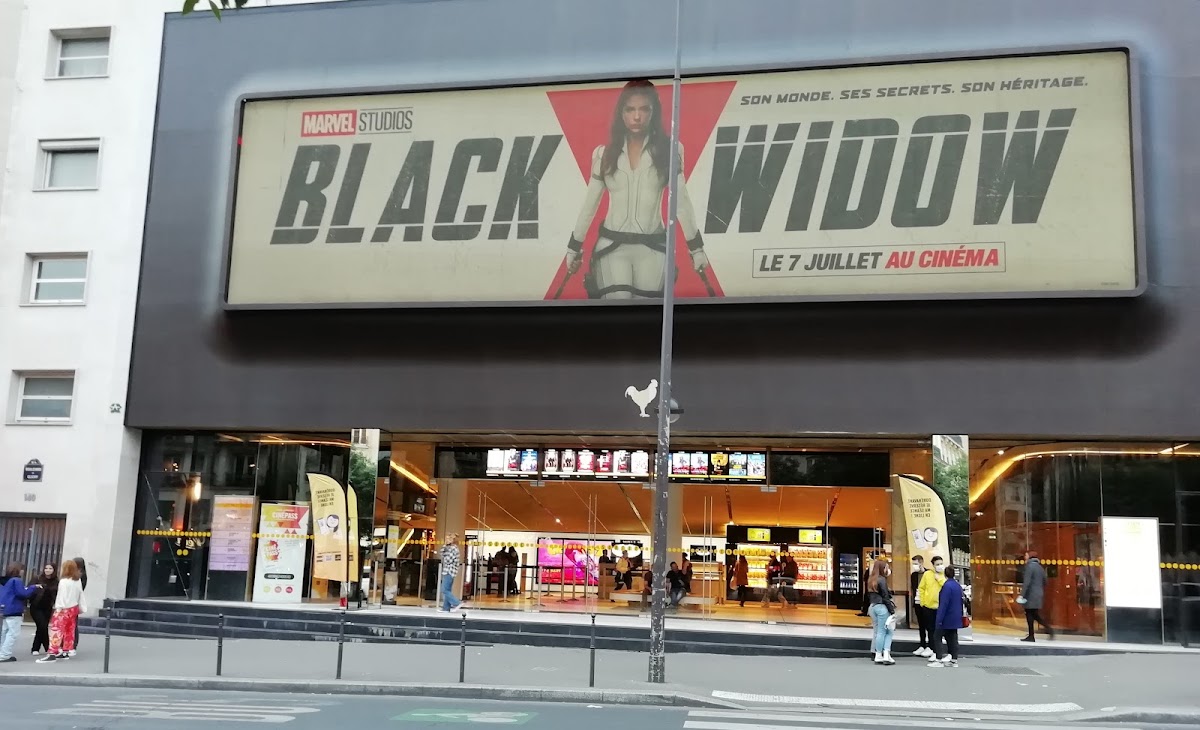 Pathé Wepler (côté Place), vue extérieure