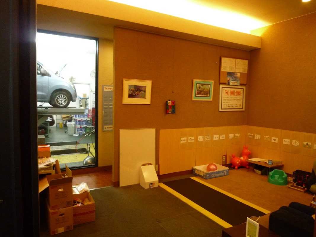 満油商事㈱ ホリデー車検岩倉大市場はホリデー車検名西へ移転しました。