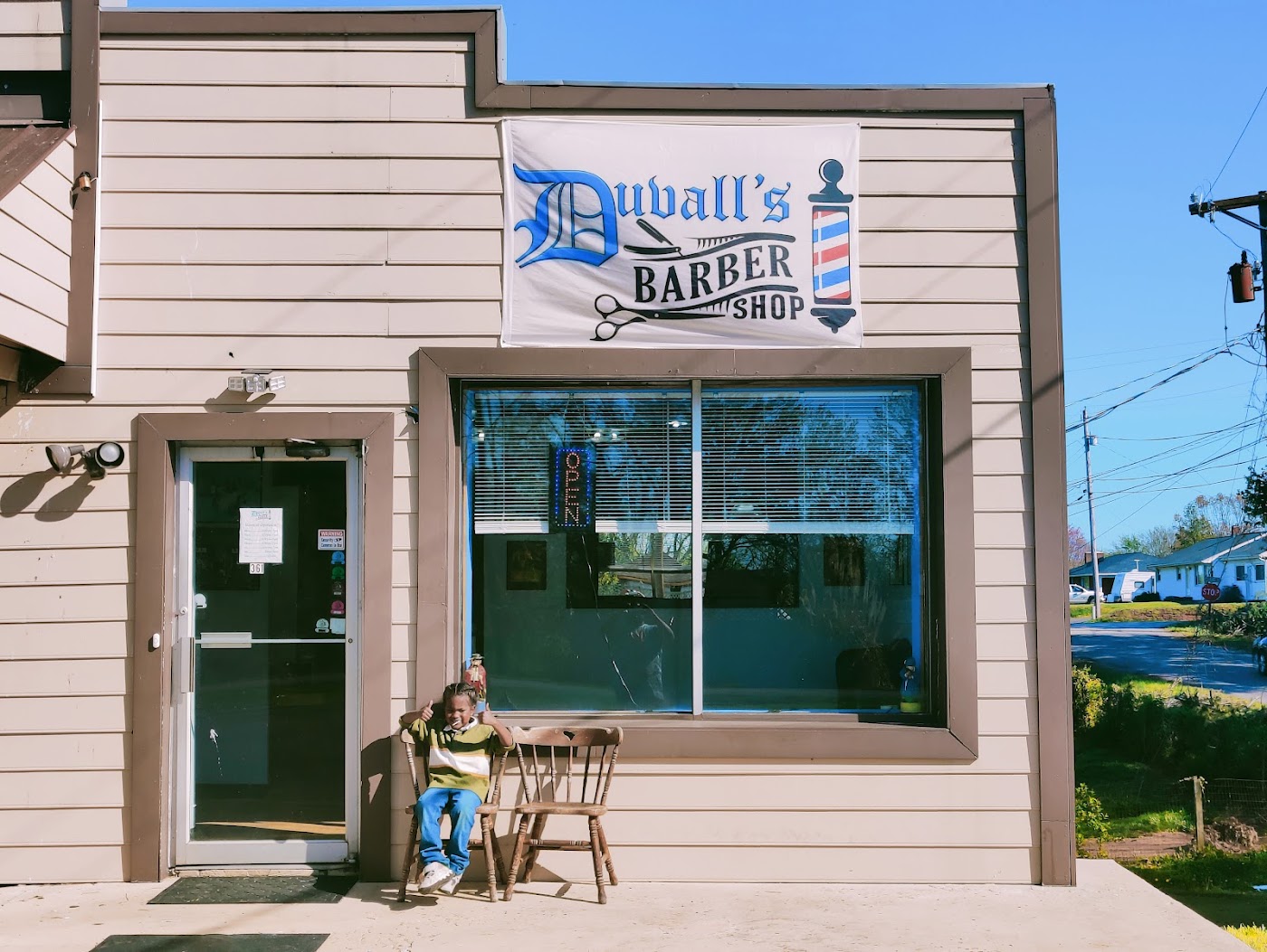 Duvall's Barbershop photo 1