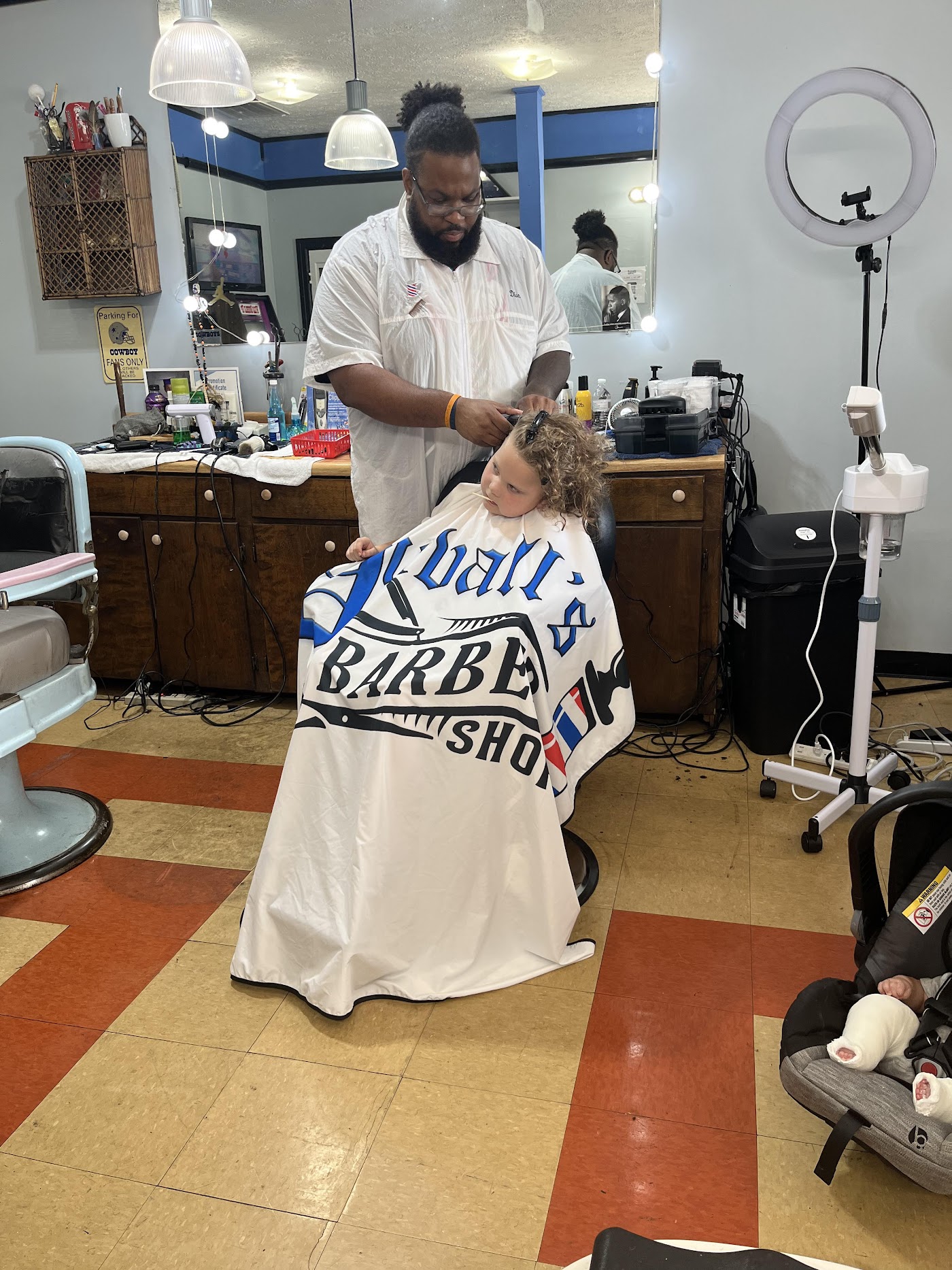 Duvall's Barbershop photo 2
