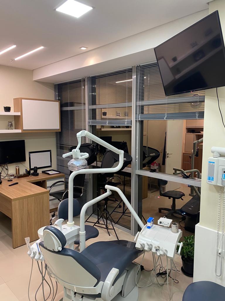 Dra. Caroline Iaschitzki - Endodontia - foto 2