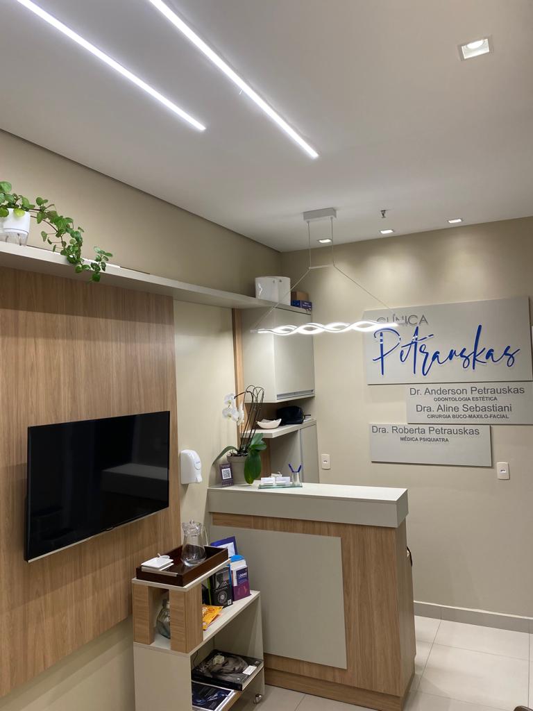 Dra. Caroline Iaschitzki - Endodontia