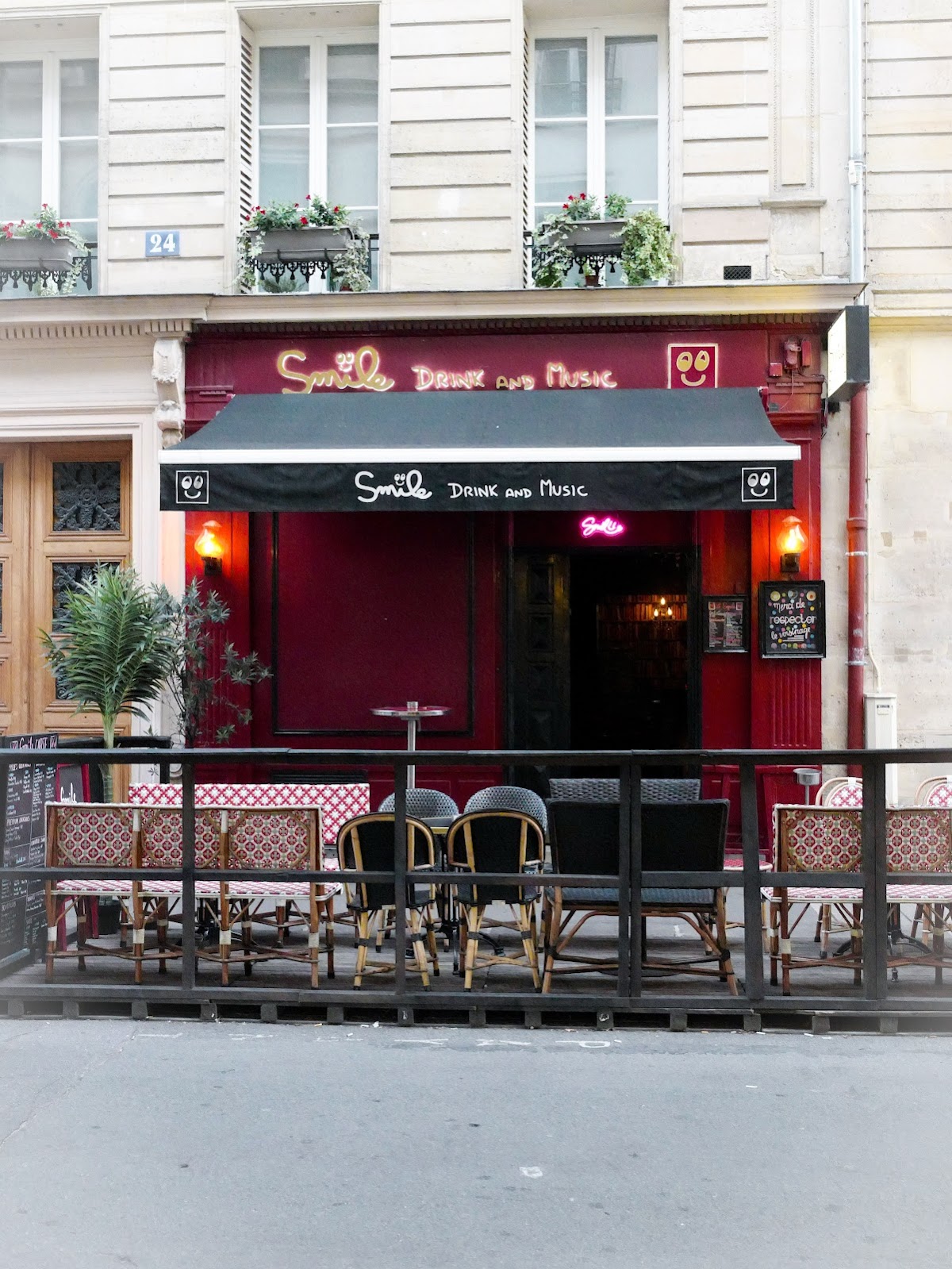 Smile Bar Drink & Music, vue extérieure
