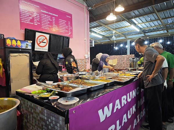Warung Nasi Berlauk Malam Mek Airra