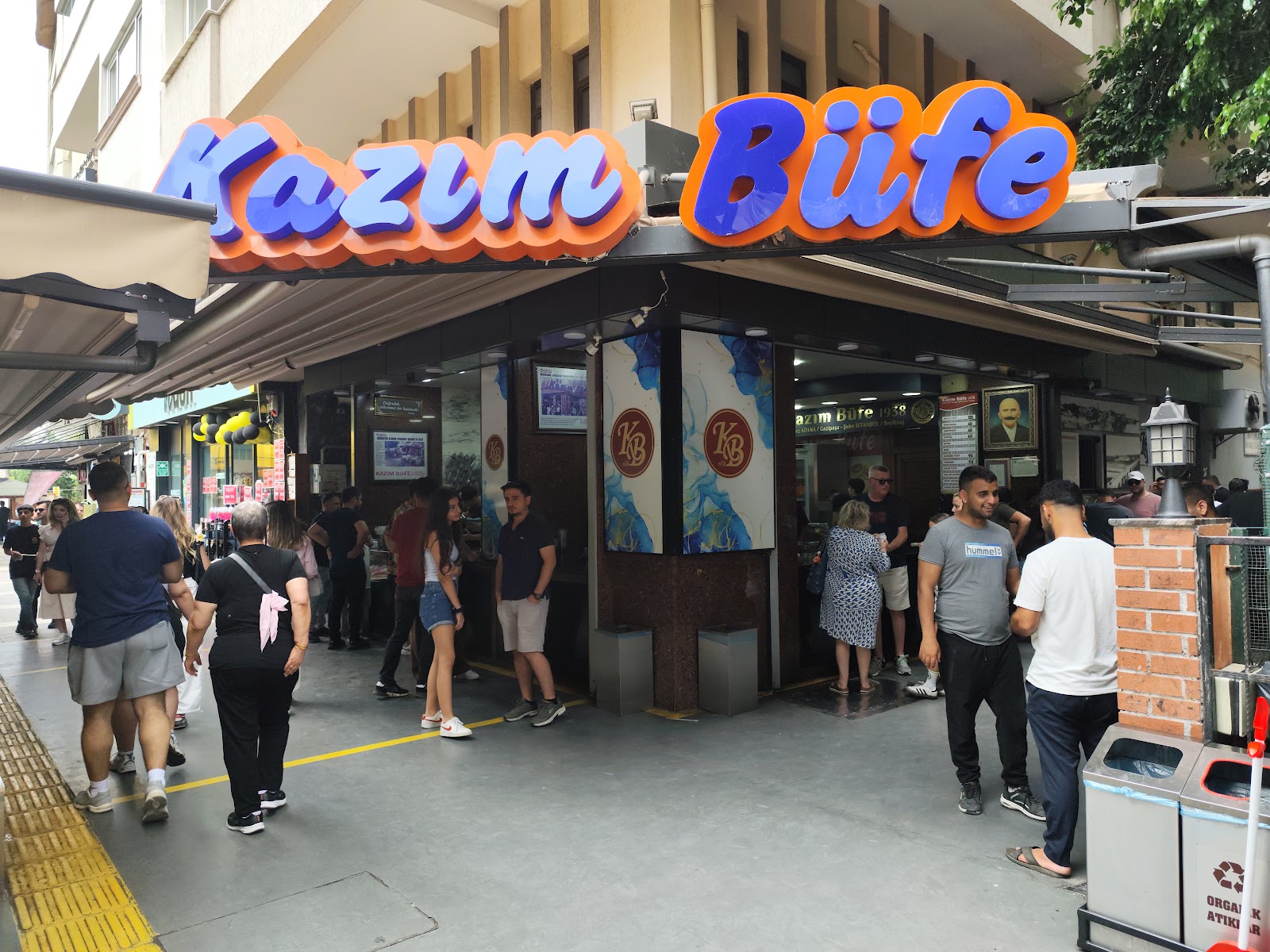 Kazım Büfe mekanı