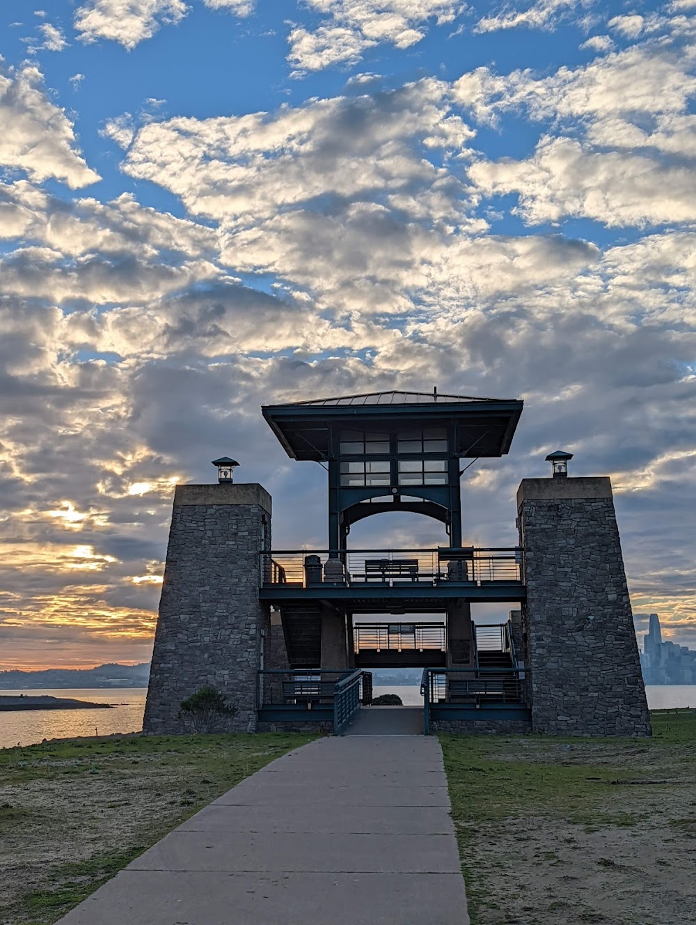 Middle Harbor Shoreline Park photo