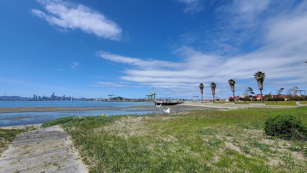 Middle Harbor Shoreline Park