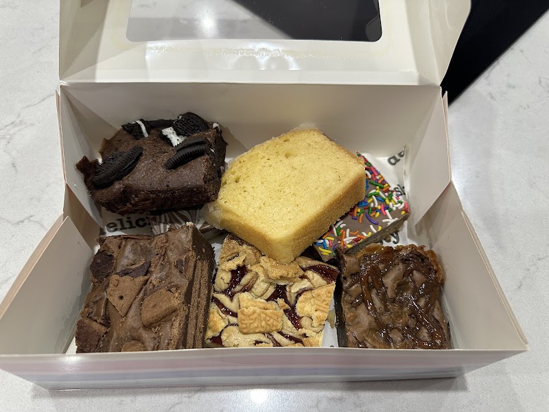 Jodie Bakes - Bespoke Cake Baker & Wholesale Baker, Leeds