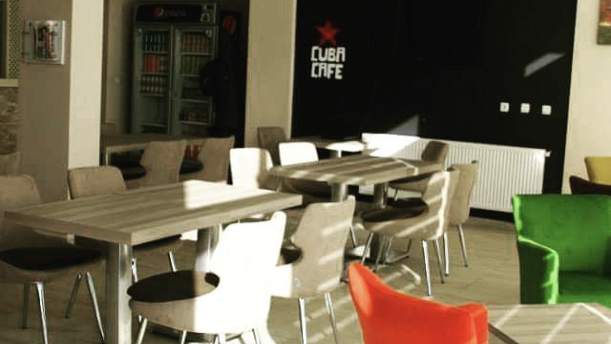 Cuba Bistro Cafe mekanı