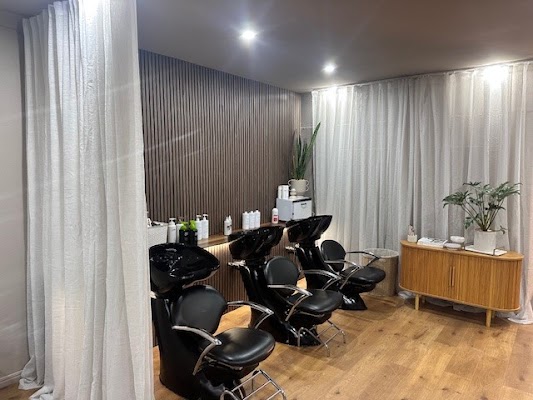 Louis Hair on the Parkway