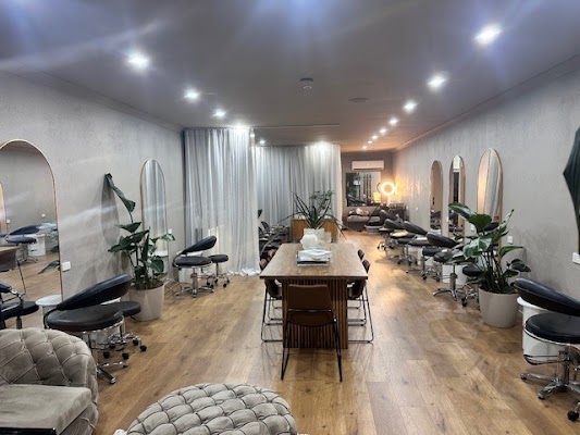 Louis Hair on the Parkway photo 2