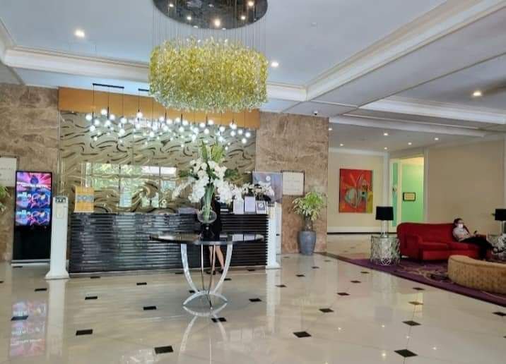 Staycation at Mckinley hills @ Stamford Executive