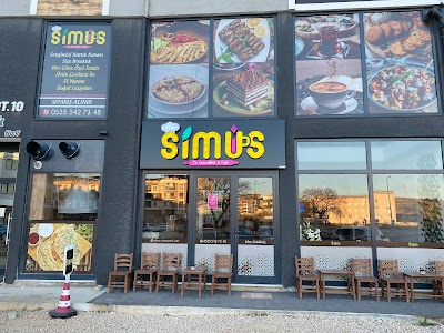 Simus Cafe & Restaurant - Restoran
